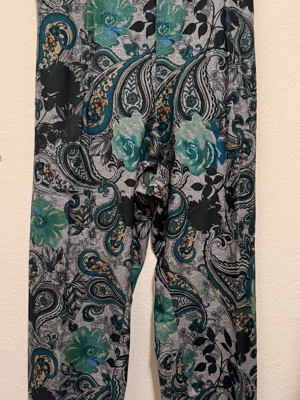 Susan Graver Teal, Black & Gray Paisley Floral Straight Leg Pants